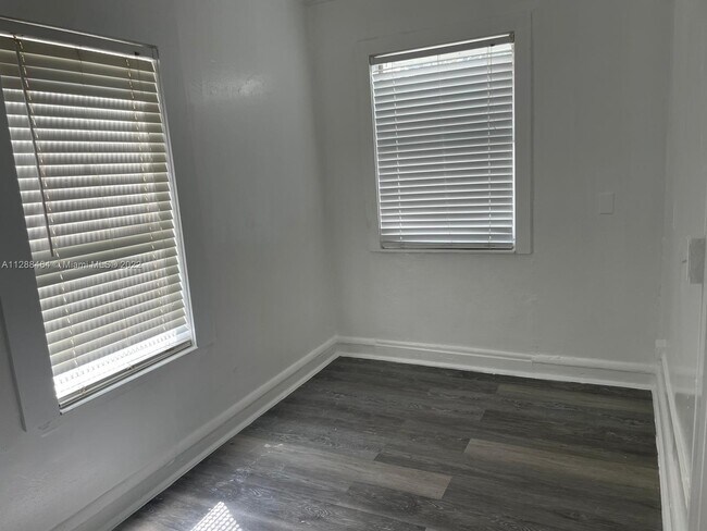 Foto del edificio - 817 4th St