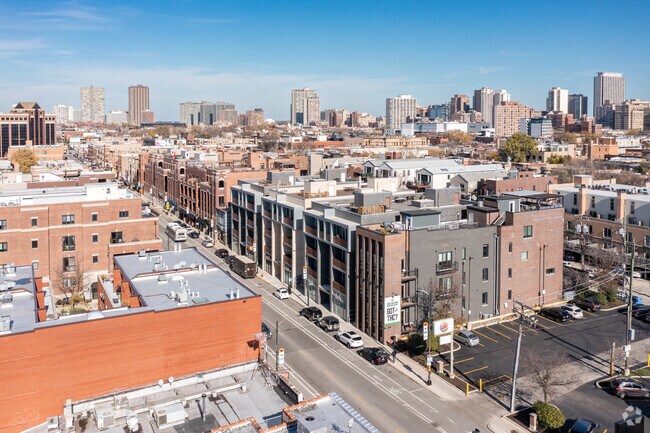 Foto aérea - 2825 N Halsted St