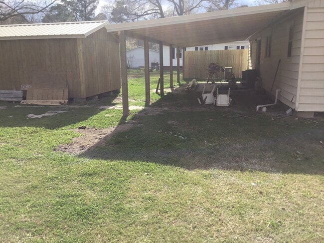 Foto del edificio - 3135 Brooks Farm Rd