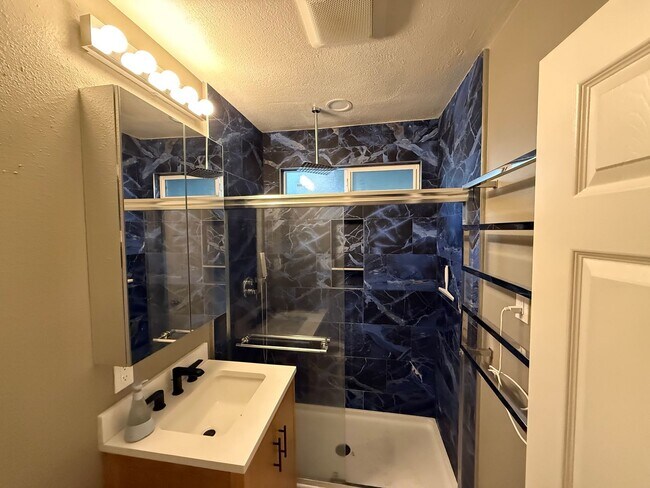 Foto del edificio - 216 11th St