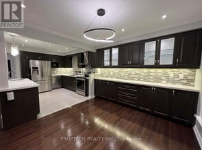 Building Photo - 85 Sloane Ave