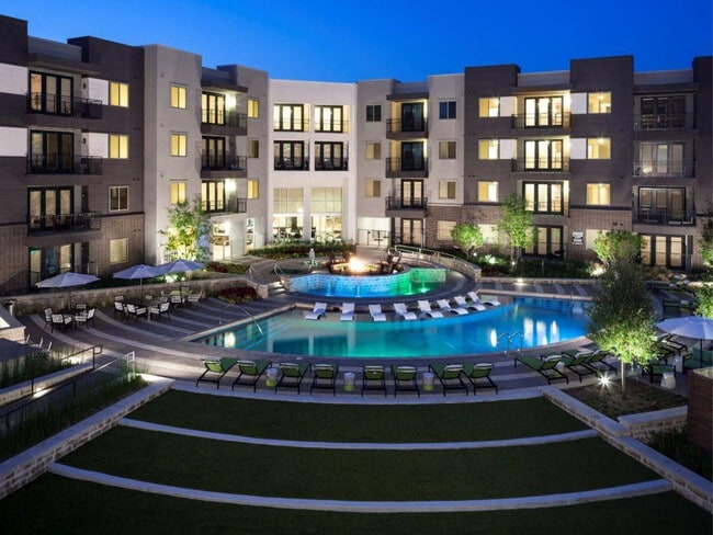 Foto del edificio - 680 Executive Dr