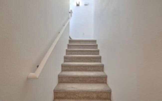 Foto del edificio - 601 Menaul Blvd NE