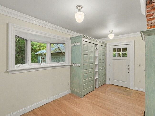 Building Photo - 14001 Riker Rd