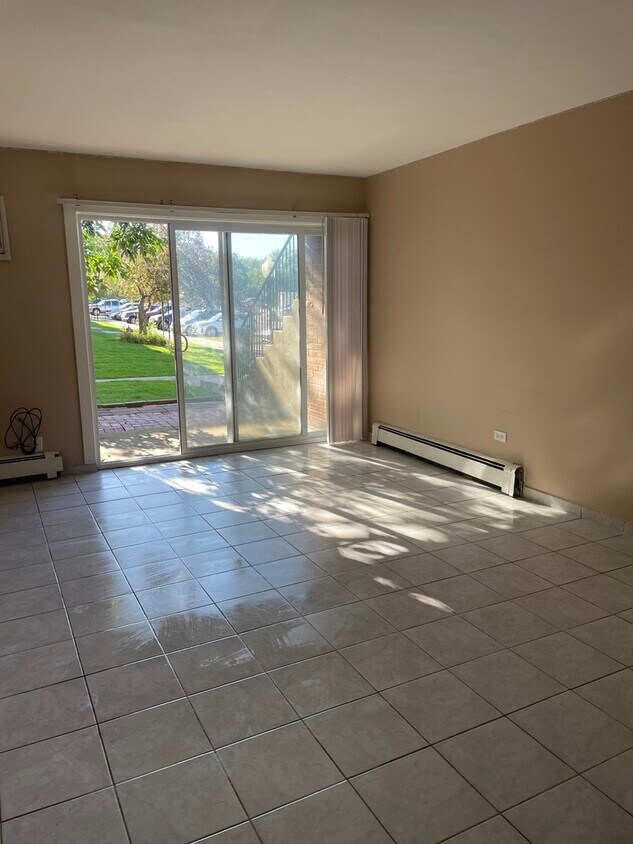 7 E Dundee Quarter Dr Unit 106, Palatine, IL 60074 Condo for Rent in