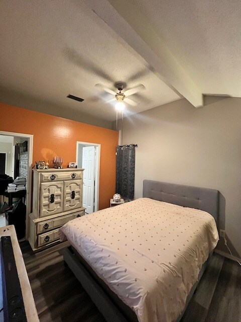 Foto del edificio - 23130 Dover Dr