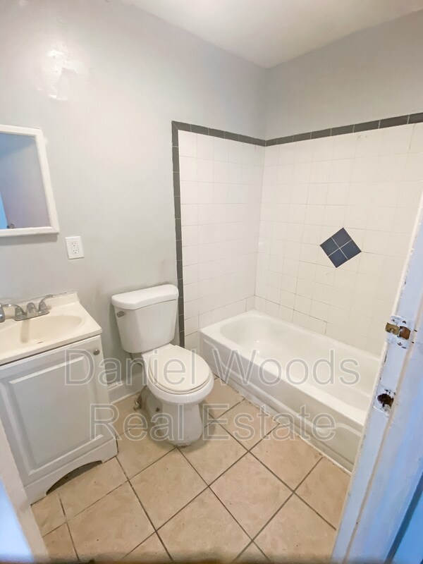 Foto del edificio - 1004 S 52nd St