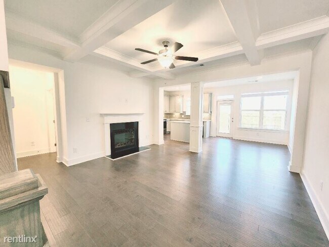 Building Photo - 3 br, 2.5 bath Townhome - 124 S Auburn Lan...