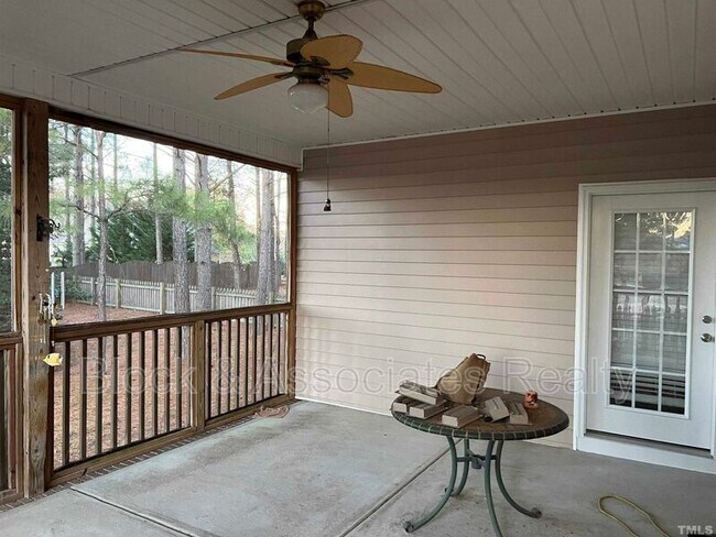 Foto del edificio - 101 Pinewinds Ct