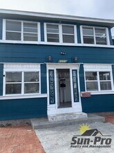 Building Photo - 808 S Grandview Ave