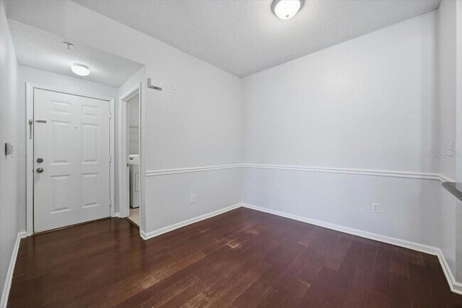 Foto del edificio - 14353 Fredricksburg Dr