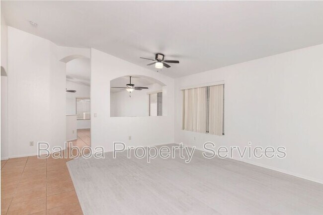 Foto del edificio - 537 E Appaloosa Rd