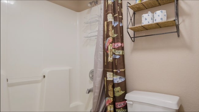 Foto del edificio - 420 Fall Creek Dr