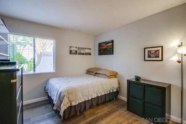 Foto del edificio - 9342 Twin Trails Dr. #102