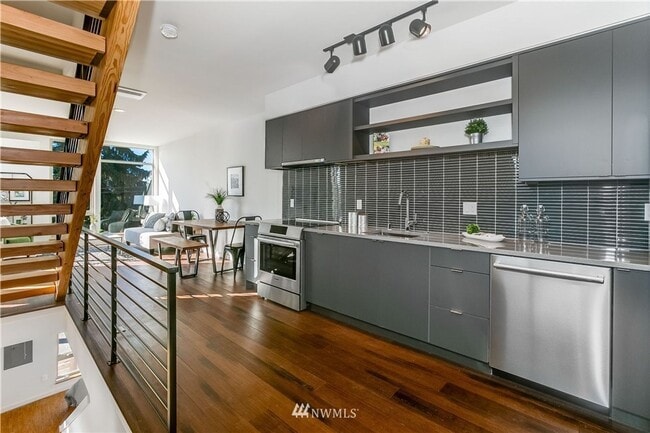 Photo - First Hill Modern 2-Bedroom Condo with Roo...