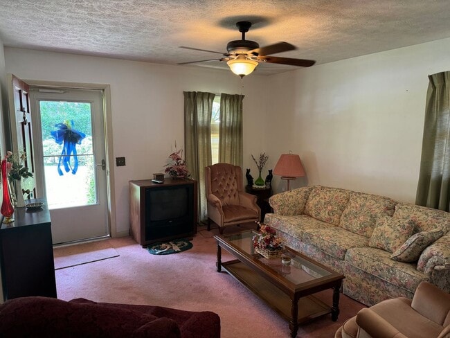 Photo - 1109 Drew Ln House