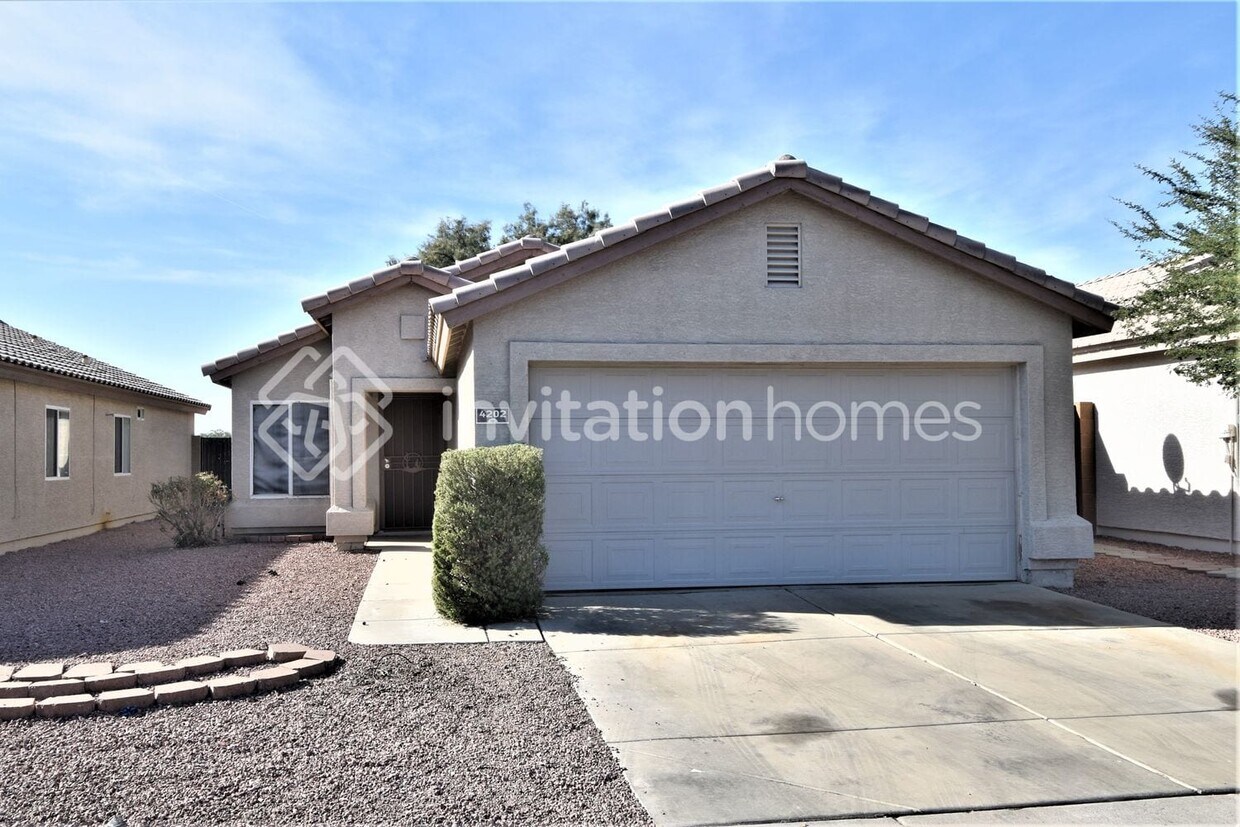 Primary Photo - 4202 N 113th Dr