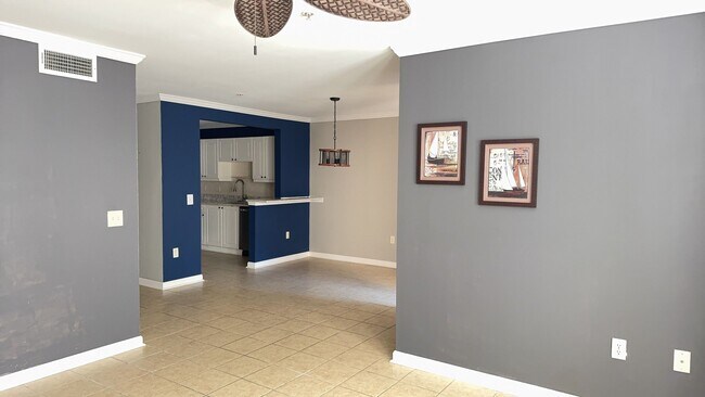 Foto del edificio - Beautiful Brighton Bay Villa with Garage