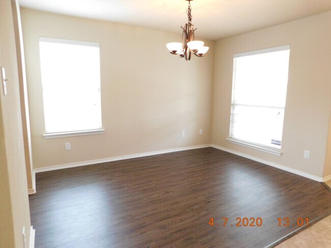 Foto del edificio - 4 Bedroom/2.5 Bath Amhurst Subdivision
