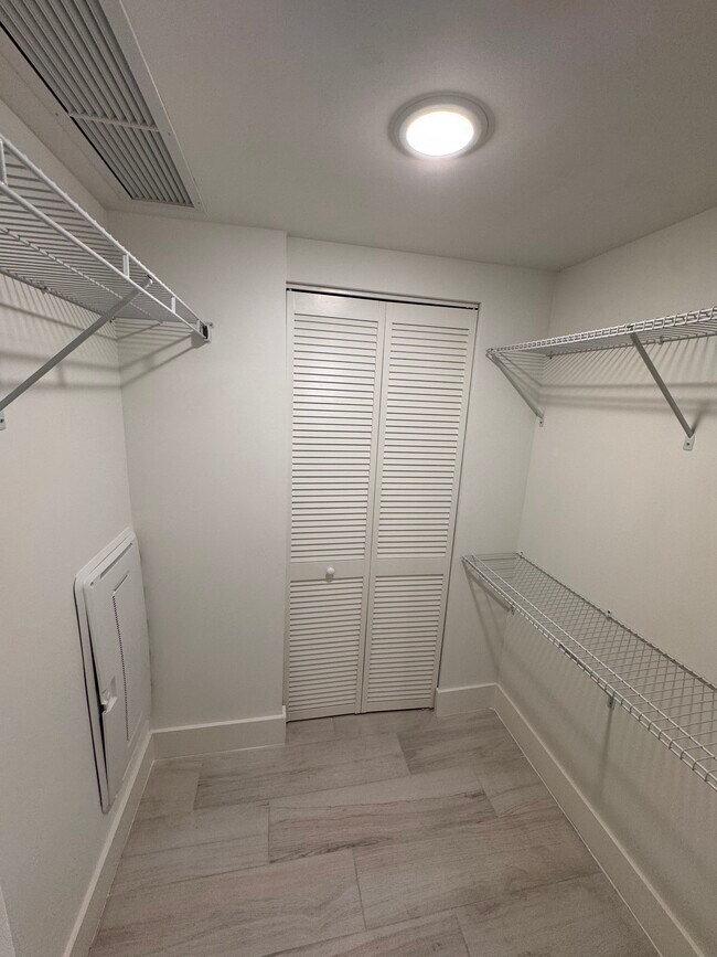 Foto del edificio - 4540 NW 7th St