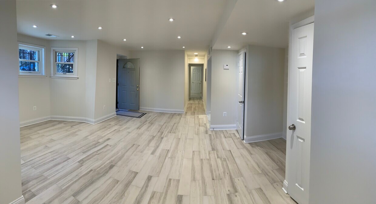 Foto principal - 1432 12th St NW