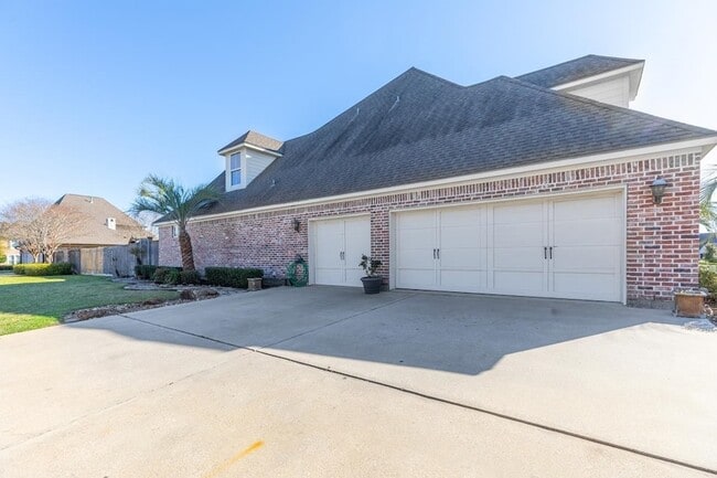 Building Photo - 7790 Deer Chase Dr