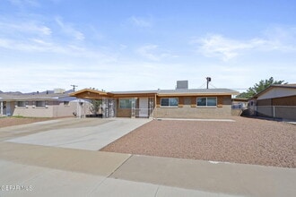 Building Photo - 5503 Salisbury Dr