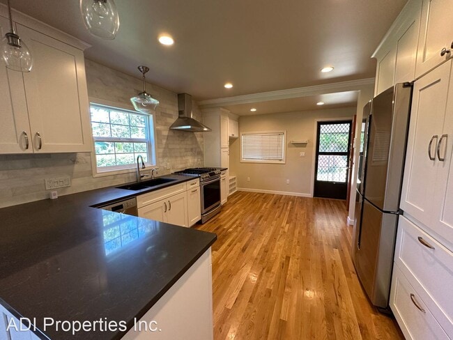 Building Photo - 2 br, 2 bath House - 6204 SE 46th Ave.