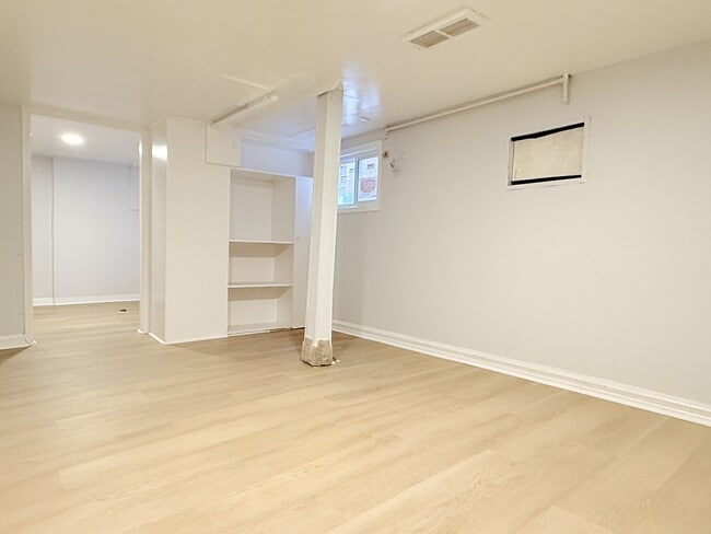 Building Photo - 1664 Goyeau St