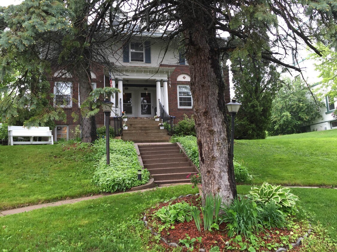 Foto principal - 1823 E 5th St
