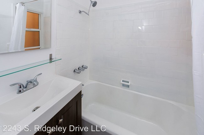 Foto del edificio - 2243 S Ridgeley Dr