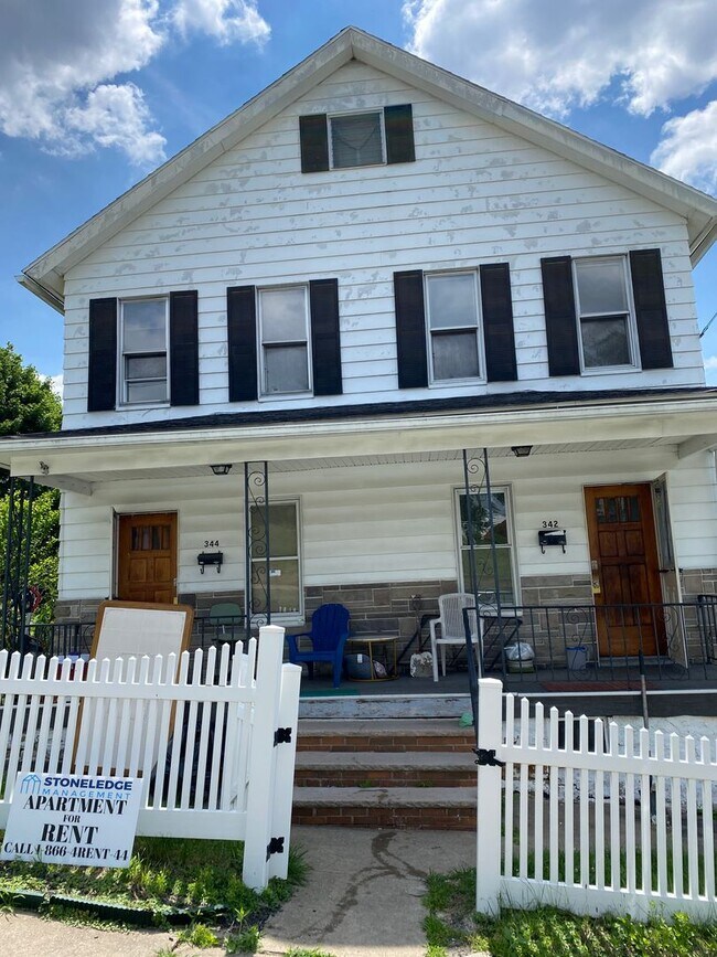 Foto del edificio - 342 &amp; 344 N. Fillmore Street