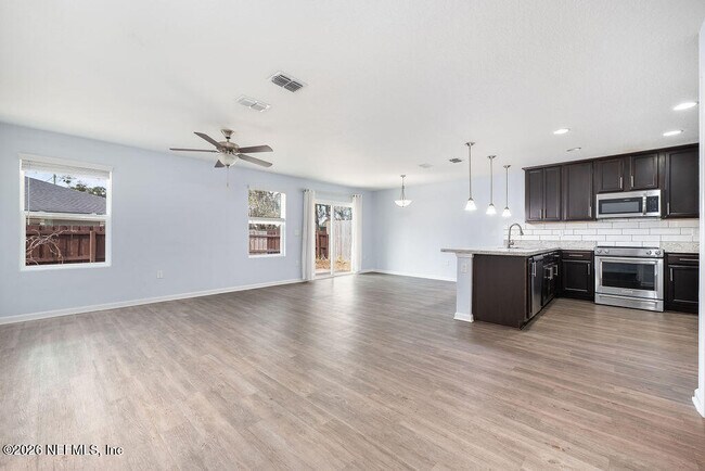 Foto del edificio - 4118 Spring Park Cir