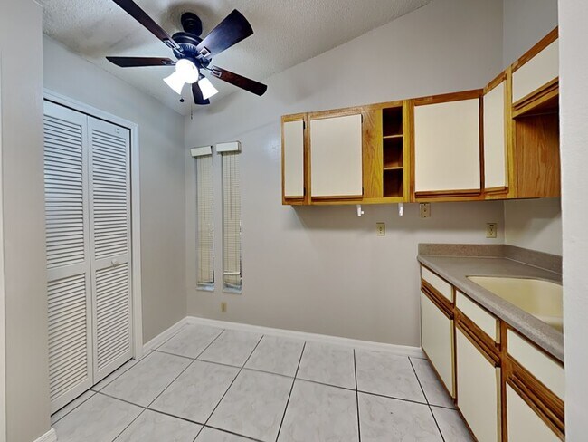 Foto del edificio - 661 Piedmont Dr