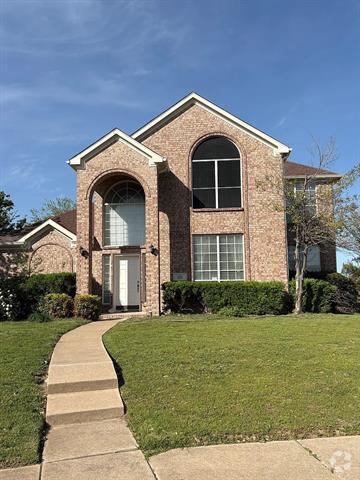 Building Photo - 4101 Pinewood Dr