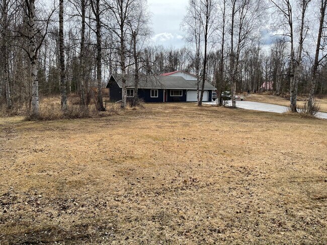 Building Photo - 7100 E Wolf Lake Dr