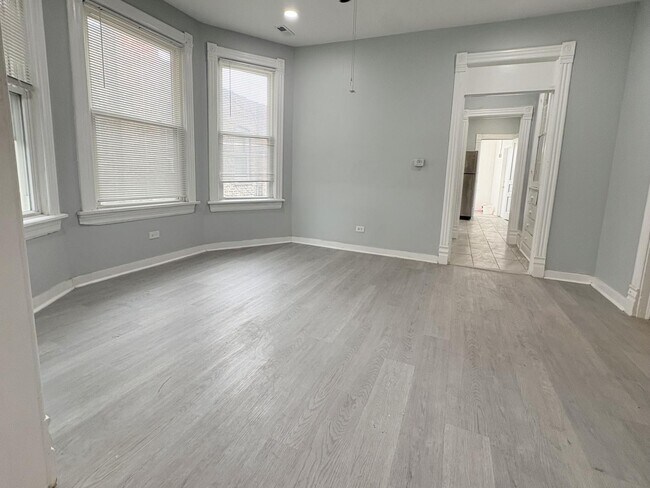 Foto del edificio - 1056 N Central Ave