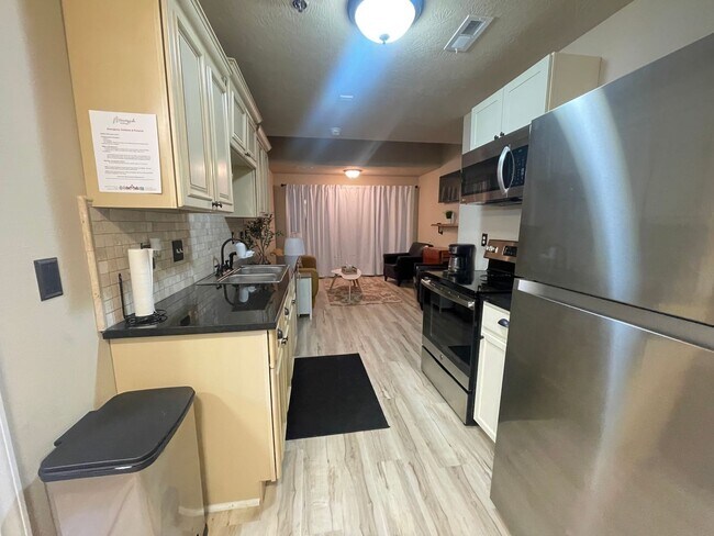 Foto del edificio - Furnished 2 bedroom 2 bath Condo - Apartment in a Gated Community,  Blue Eye, MO,  Near Branson, MO
