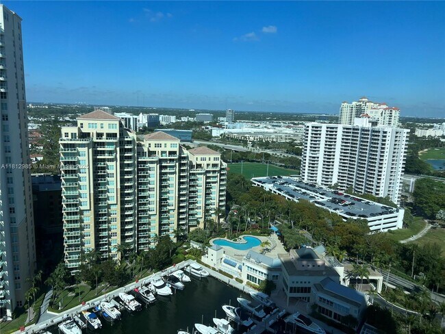 Foto del edificio - 3370 Hidden Bay Dr