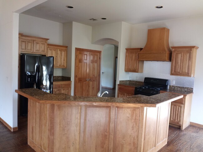 Cocina abierta - 5926 E 76th Ct