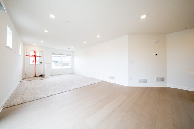 Foto del edificio - 15142 Archdale Ln