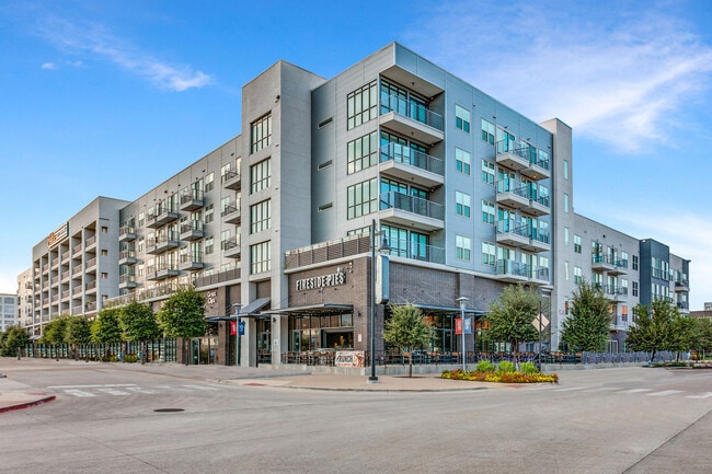 Building Photo - District at Leftbank