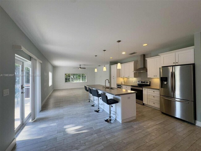 Foto del edificio - 241 W Seaview Dr