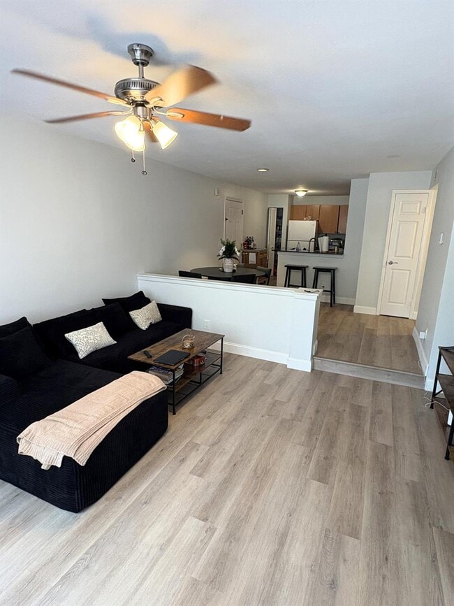 Foto del edificio - 1825 Palm Cove Blvd