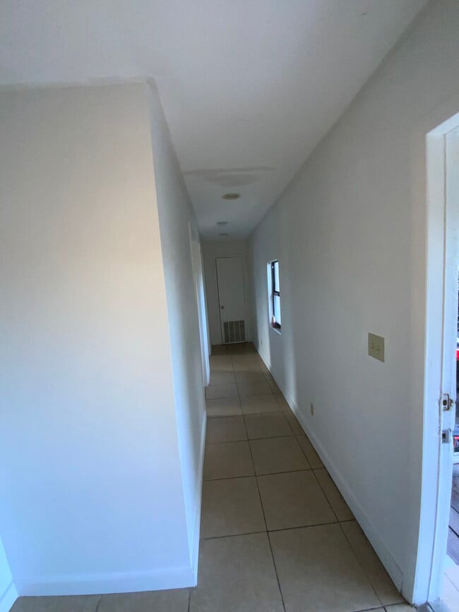 Hallway - 611 S Pine St