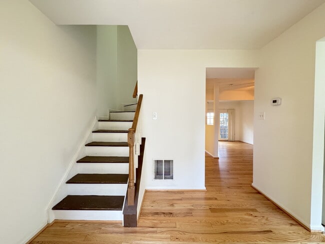 Inviting Townhome with Abundant Space & Co... - Inviting Townhome with Abundant Space & Co...