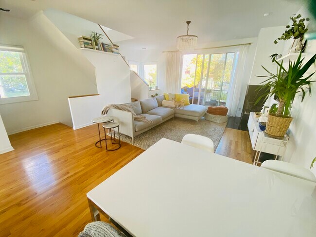 Foto del edificio - 2901 N Wolcott Ave