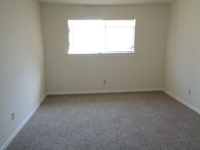 Foto del edificio - 5504 Deep Forest Dr