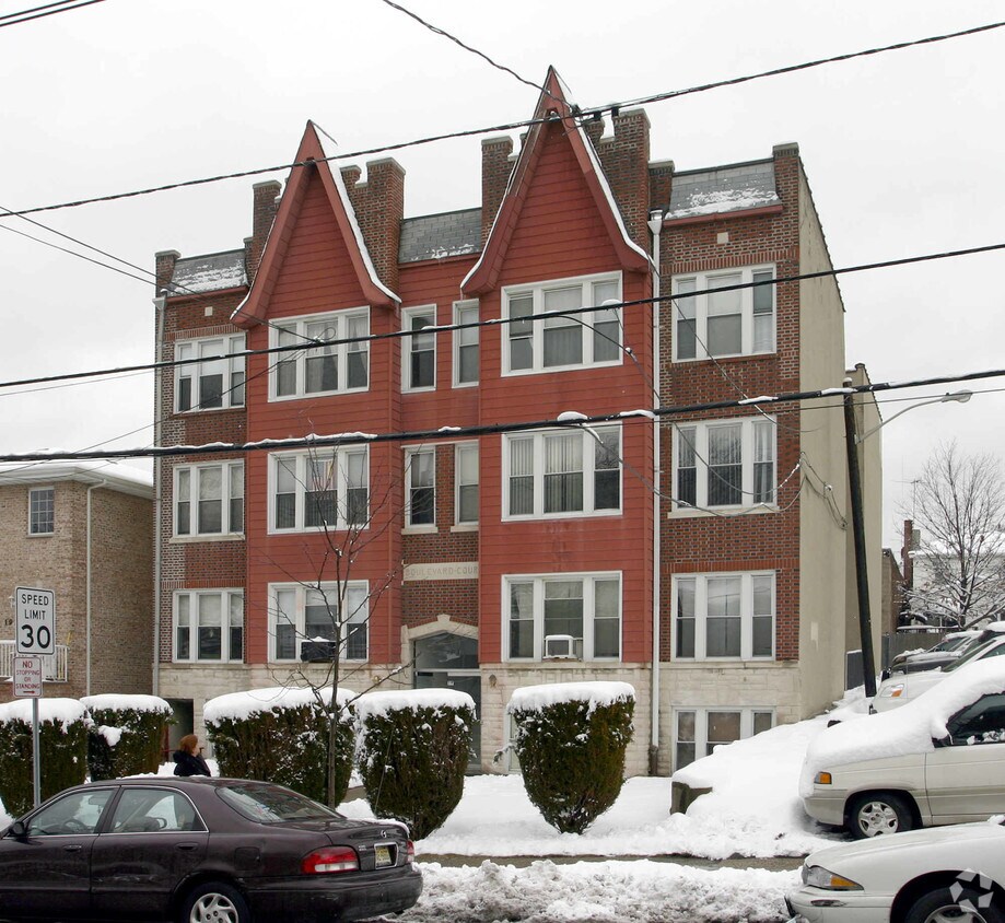 Primary Photo - 17 W Central Blvd