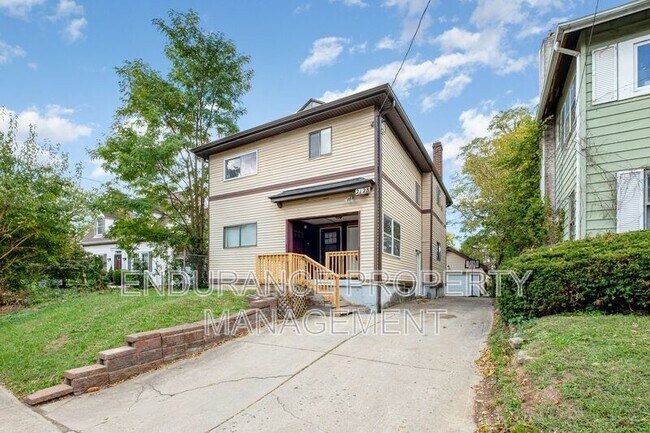 Foto del edificio - 2128 Crane Ave